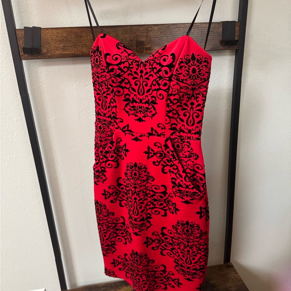 Elegant Red and Black Patterned Dress